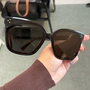 Gentle Monster Her 01 (Black)